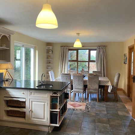 Letterfrack Farm Cottage In Village On A Farm Beside Connemara National Park エクステリア 写真