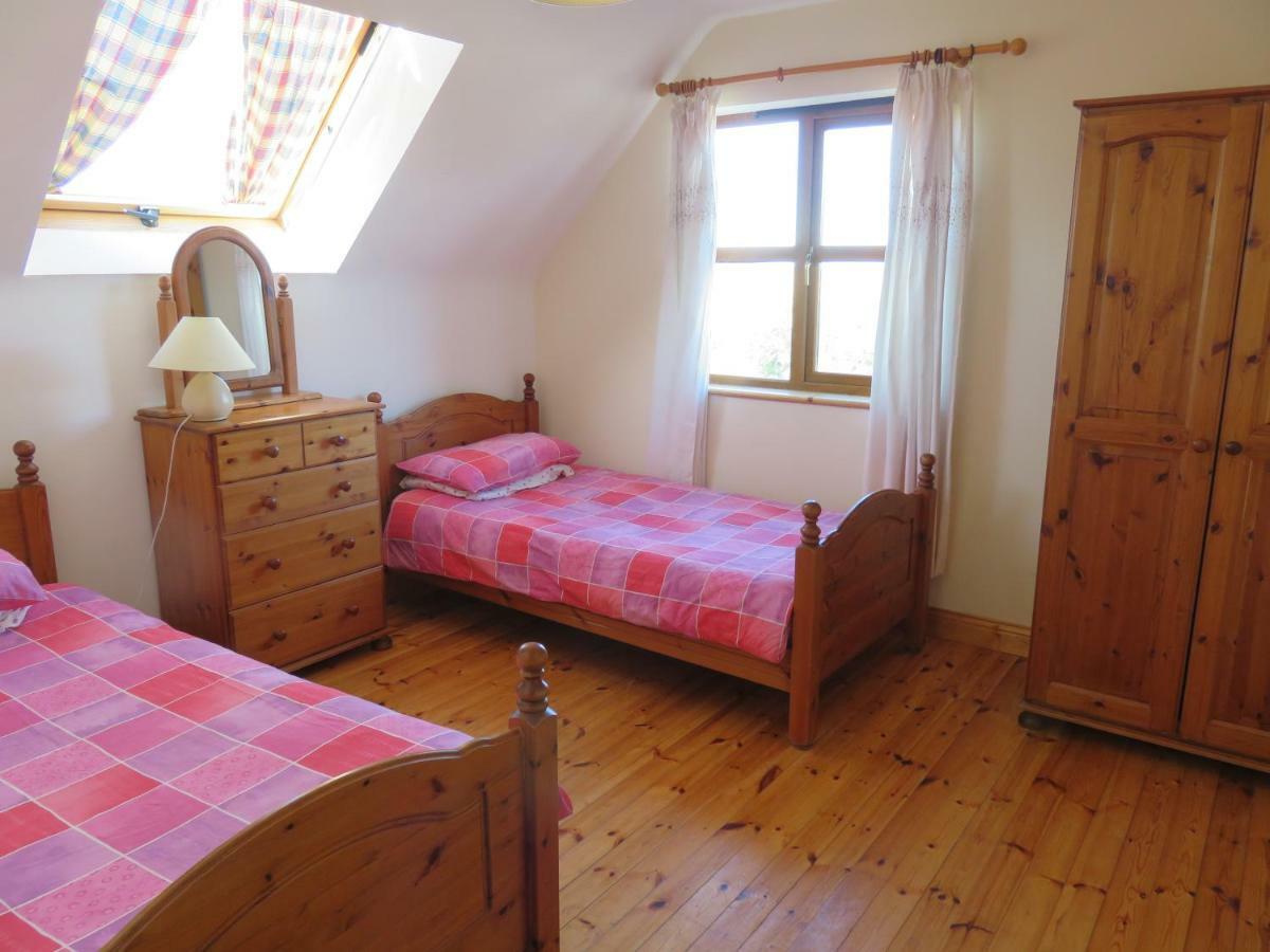 Letterfrack Farm Cottage In Village On A Farm Beside Connemara National Park エクステリア 写真